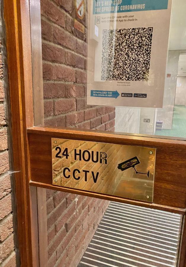 Centrally Located Studio With Balcony And 24-7 Security Appartement *