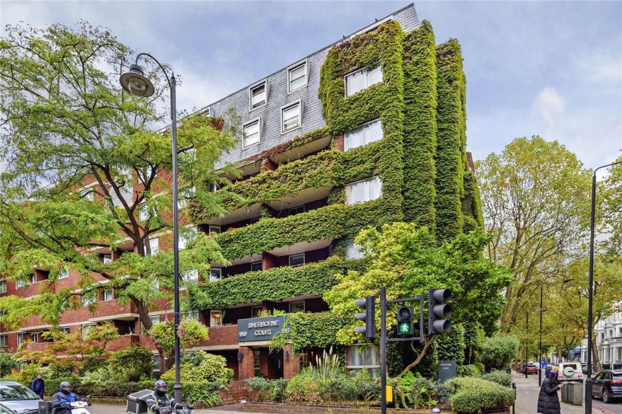 Centrally Located Studio With Balcony And 24-7 Security Appartement *