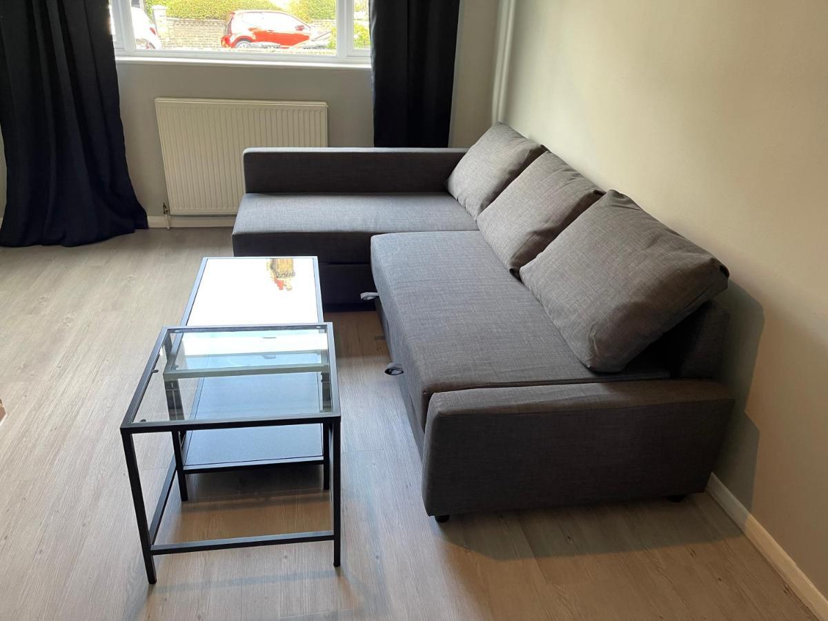 Appartement Entire Lovely 2 Bedroom With Private Garden & Free Street Parking Londen
