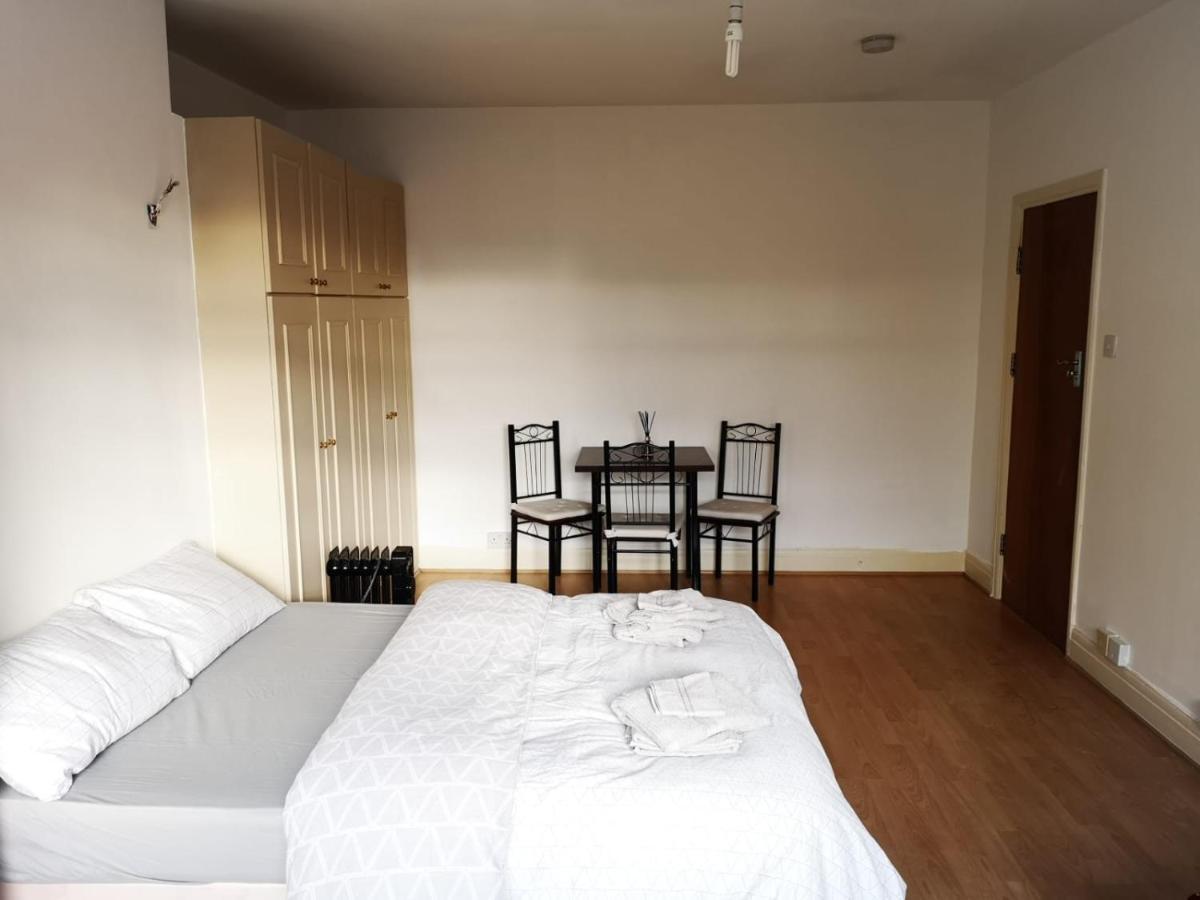 Privatunterkunft Large Spacious In Zone 2