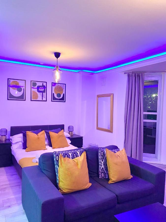 Appartement Centrally Located Studio With Balcony And 24-7 Security