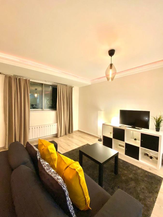 Appartement Centrally Located Studio With Balcony And 24-7 Security
