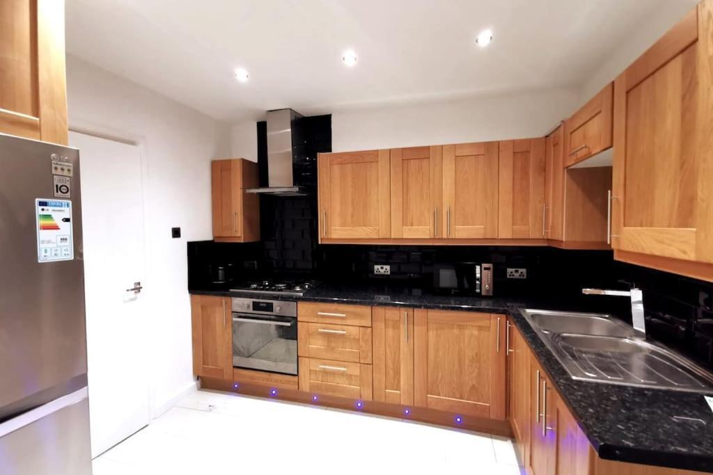 Lovely 1 Bed Flat In Trendy Peckham Apartment London