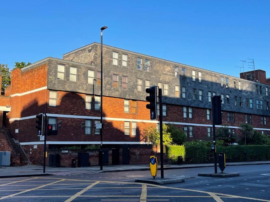 Amazing Near Tube Station Londen