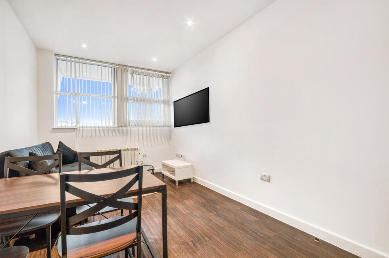 Fantastic 1 Bed By Heathrow Airport