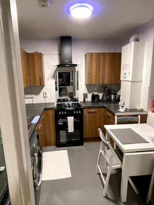 Appartement Self-catering Fully Equipped In Vauxhall Londen