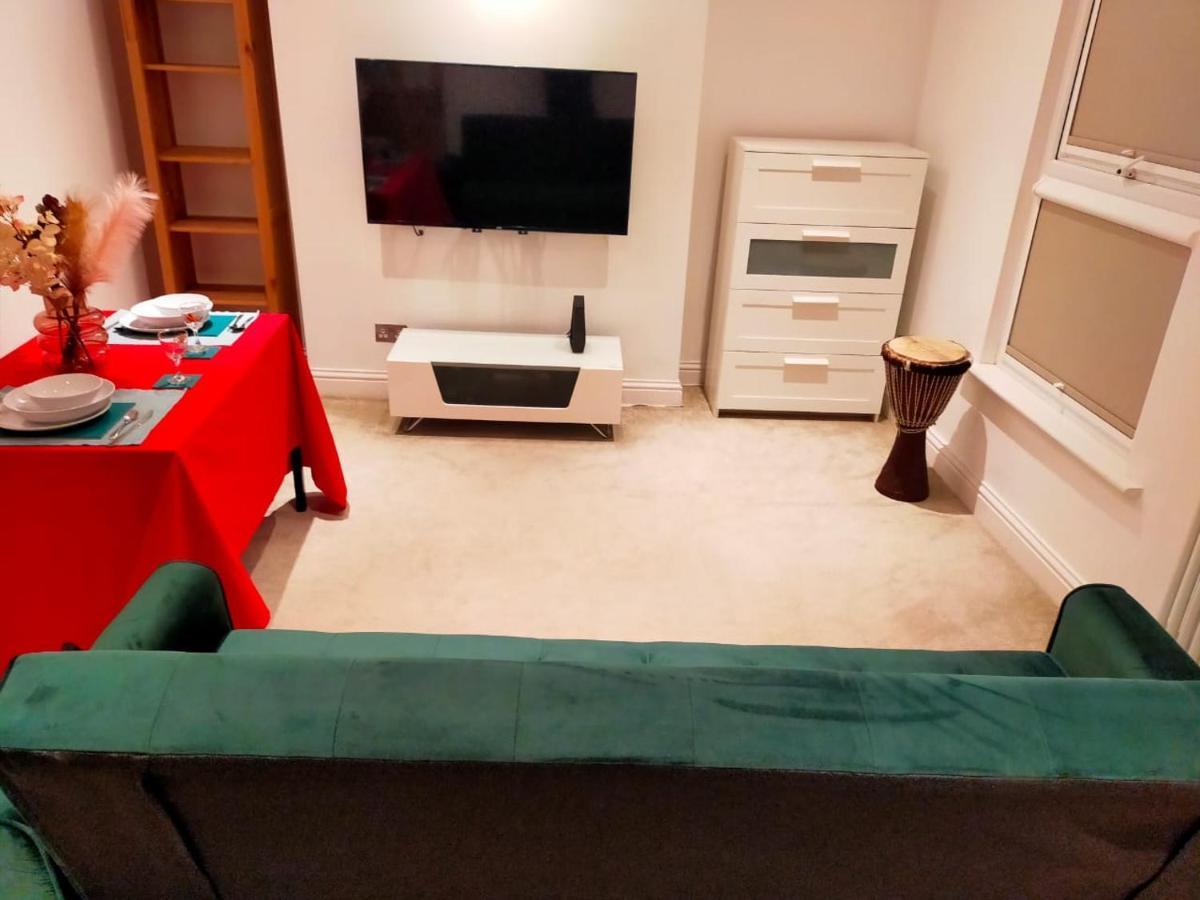 Fully-equipped Flat In The Of London. Apartment *