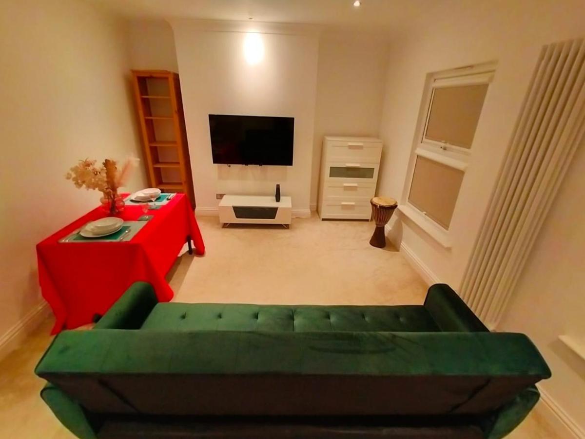 Fully-equipped Flat In The Of London. Apartment London