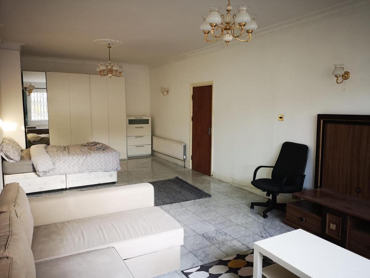 Privatunterkunft Large Spacious In Zone 2 *