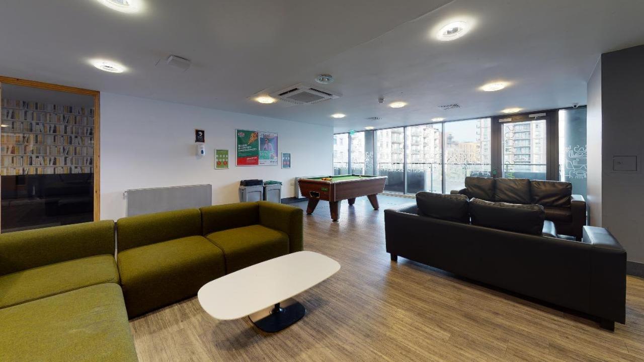 Leilighet Private Bedrooms And Minutes Away From Wembley Stadium At Sterling Court London