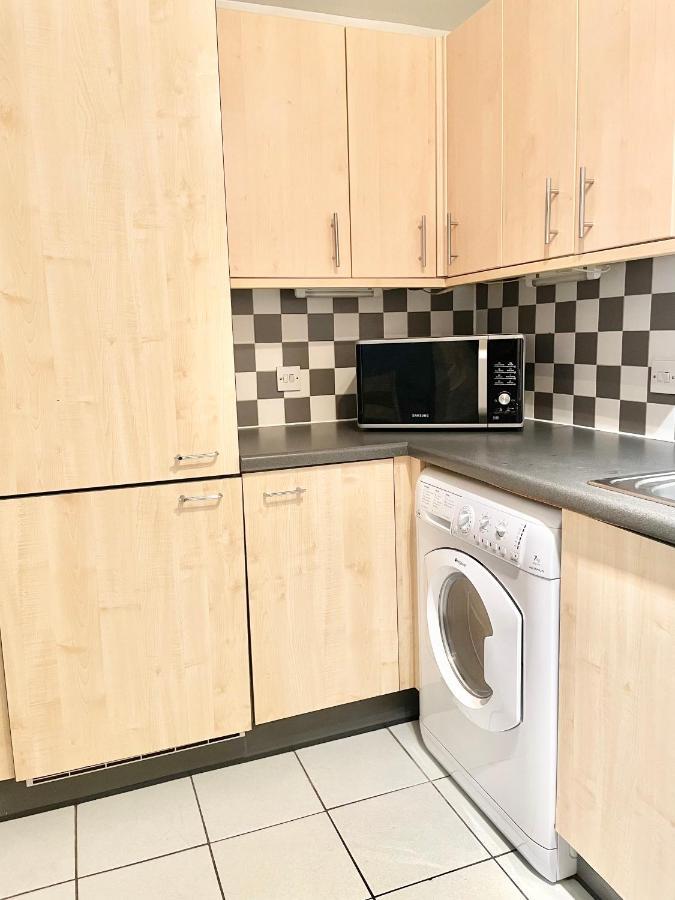 Leilighet Verwood Entire With Free Gated Parking On The Island London