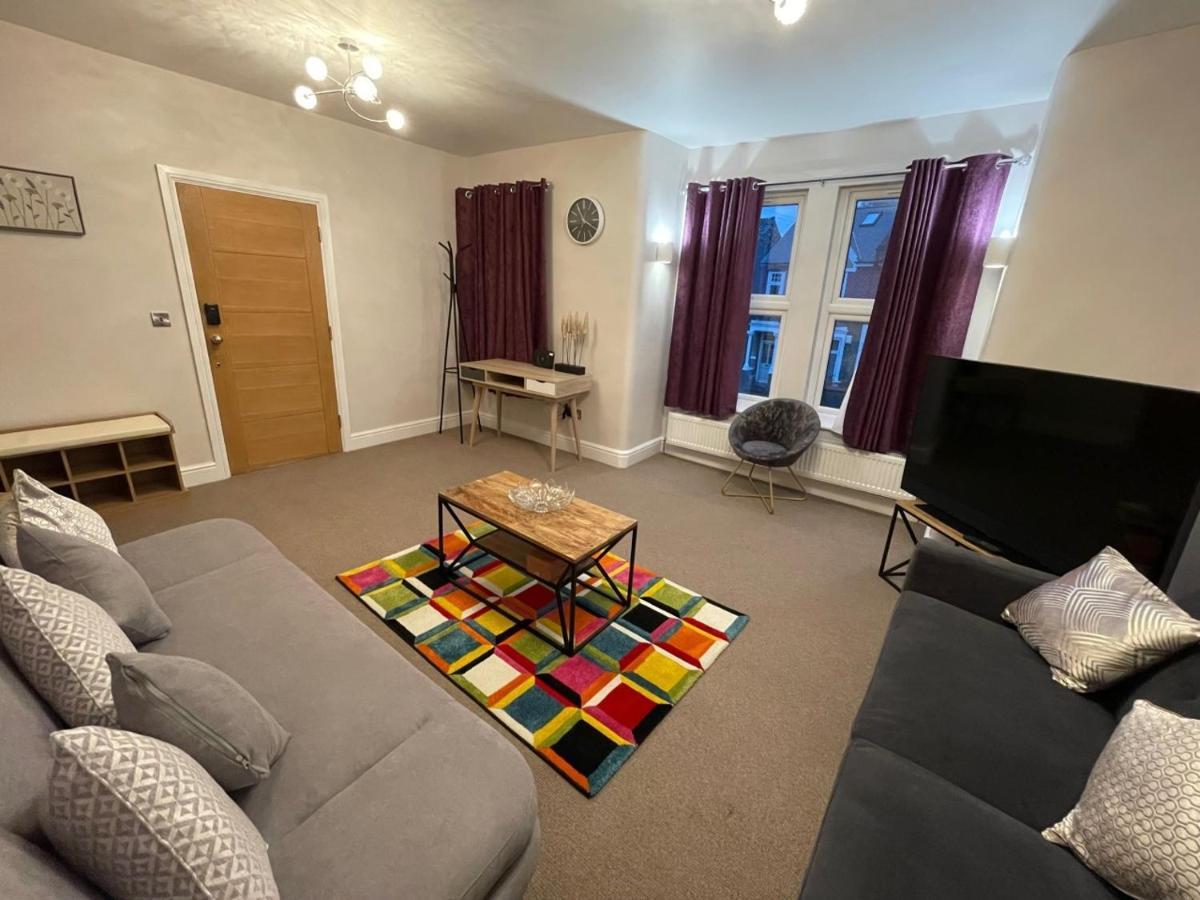 Luxury 5 Star - Parking, Garden, Nr Greater Metro Stations