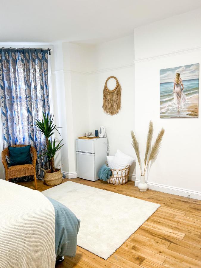 Guest house Zozy Happy Land