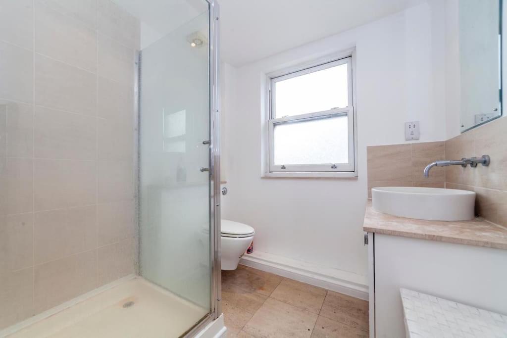 Top Floor Penthouse Flat With Amazing City View * London