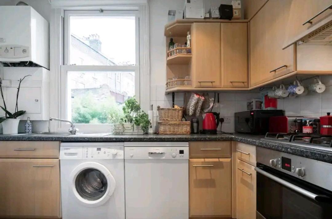 Stylish With Private Bath & Terrace In Super Clapham Junction Minutes From Victoria, Waterloo Privat overnatting
