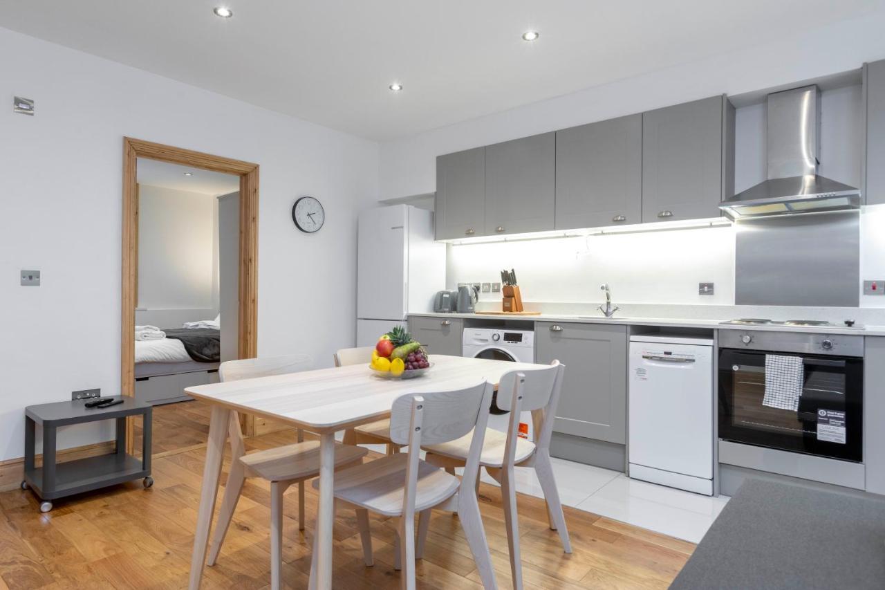 Brand New 1bed - Zone 1 - 4 Stations Nearby * Londen