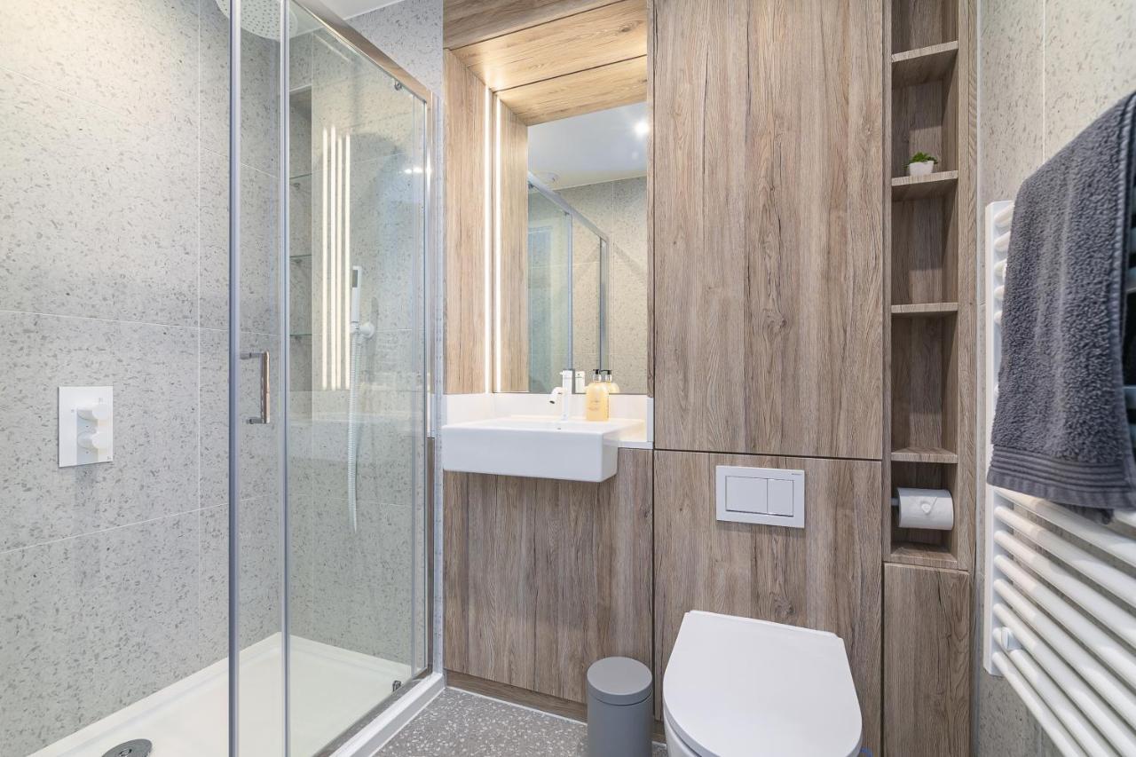 In Shared Luxury Flat * Londen
