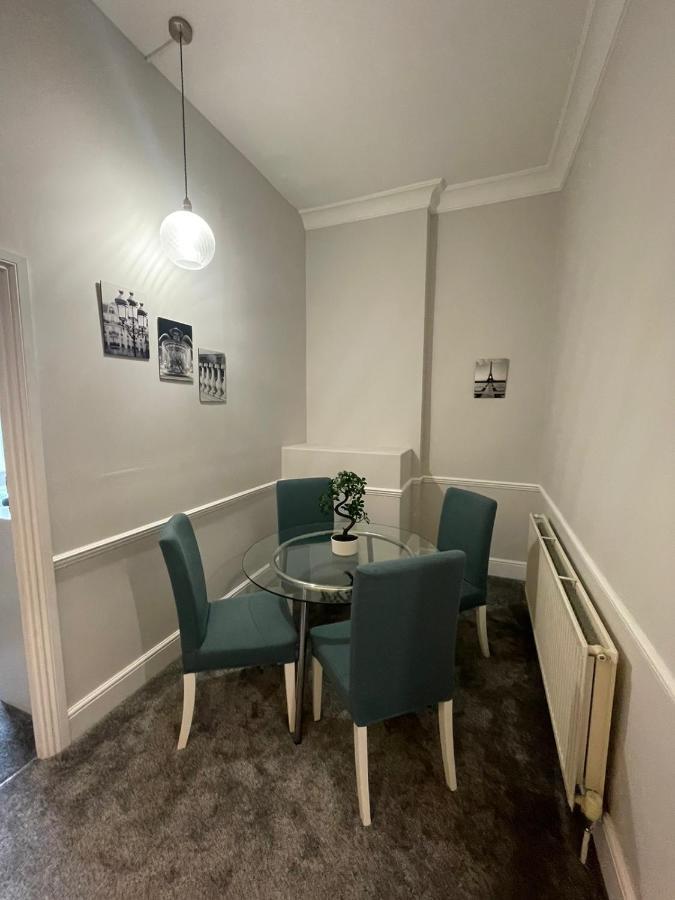 Pretty Flat 2 Double * London