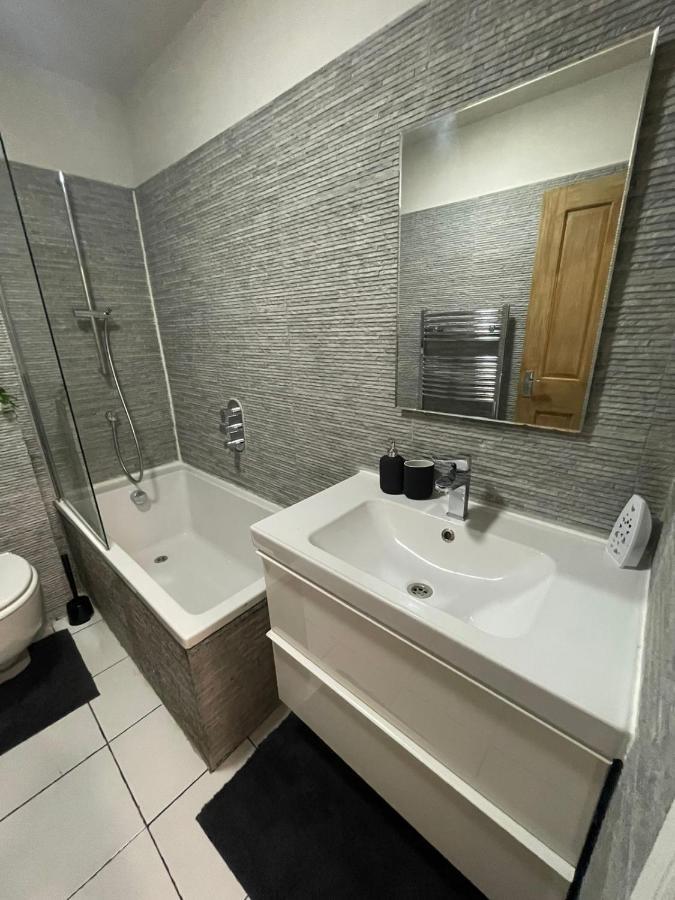Pretty Flat 2 Double * London