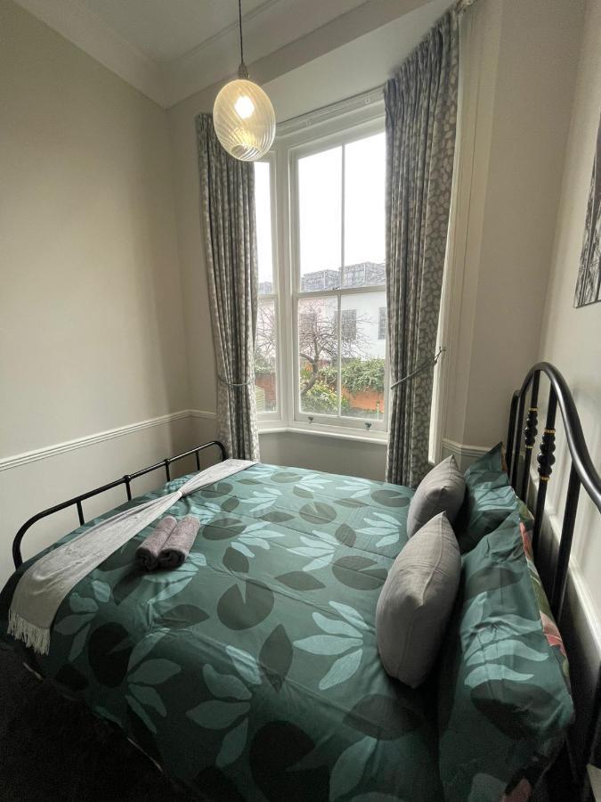 Pretty Flat 2 Double * London