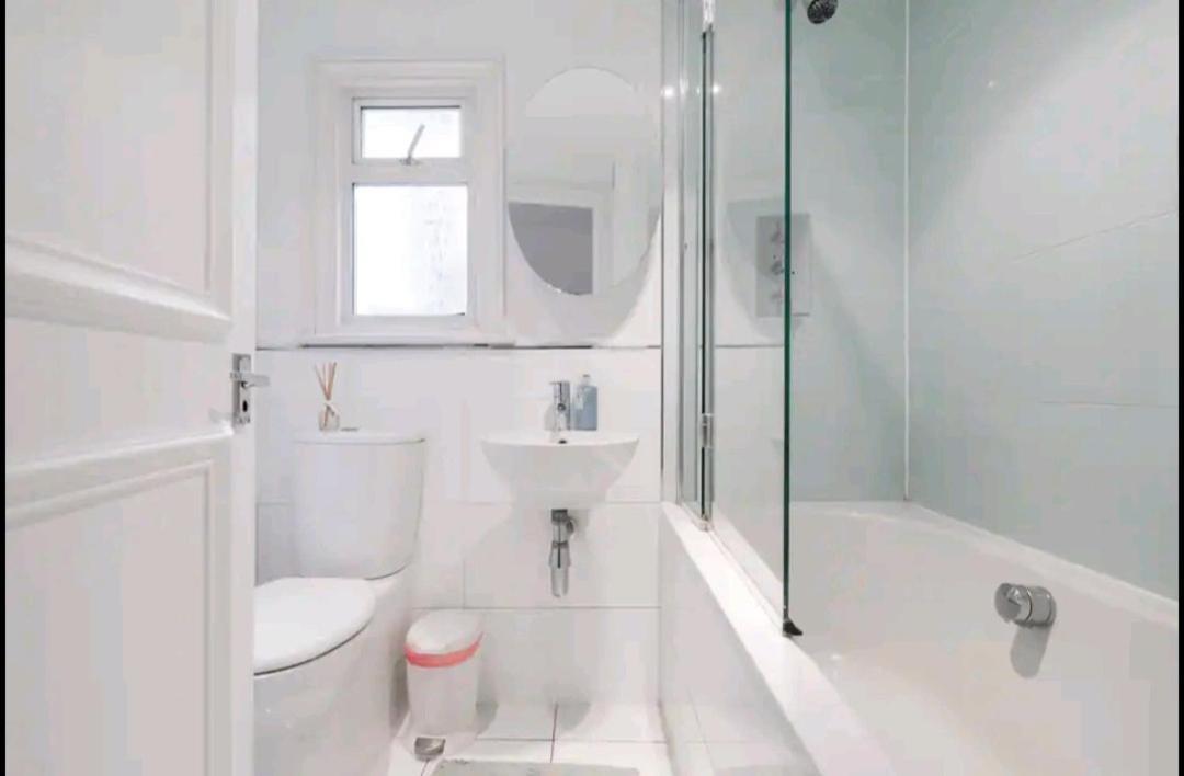 Stylish With Private Bath & Terrace In Super Clapham Junction Minutes From Victoria, Waterloo Privat overnatting