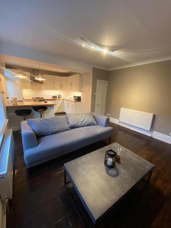 Spacious 2-bed Londres