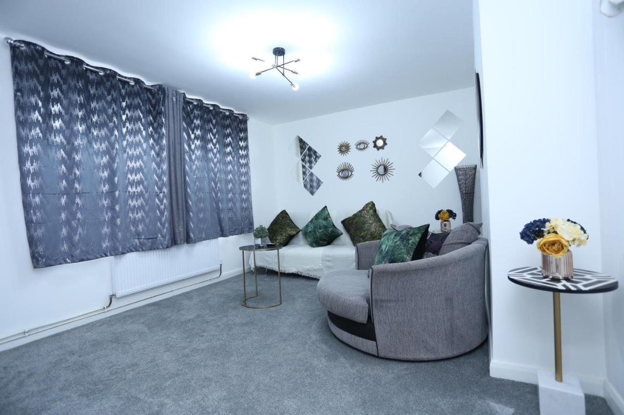 Apartment Abbeywood Station House London *