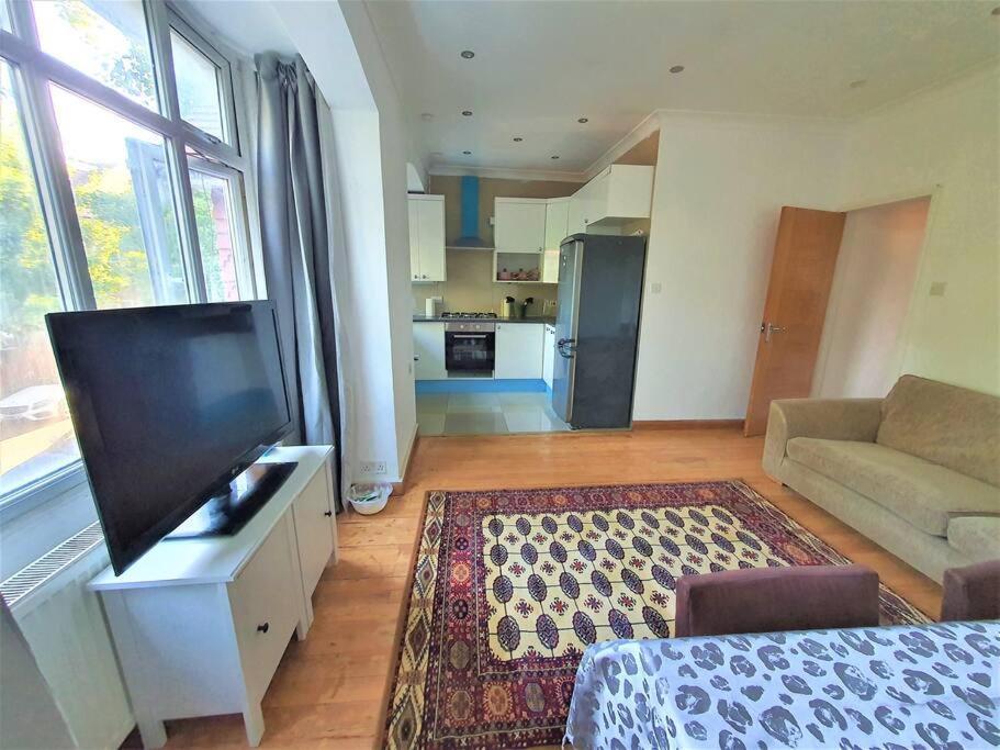 2 Bedroom Flat - Travel Direct To Heathrow/central Leilighet *