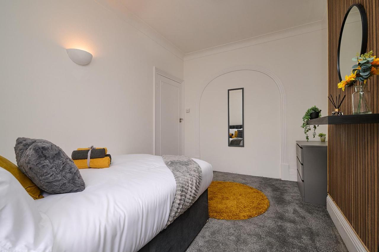 Spacious 3 Bedroom Apartment- Crouch End London