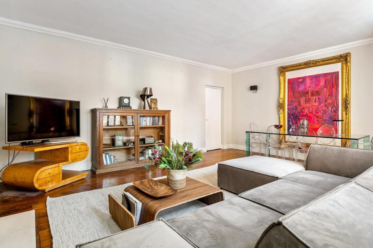Luxury With 3 Bedrooms Leilighet London