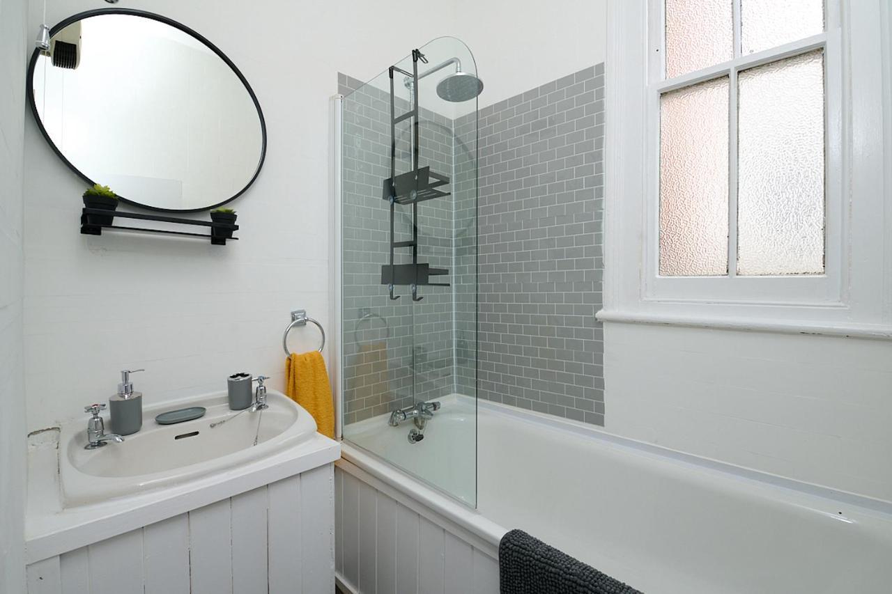 Spacious 3 Bedroom Apartment- Crouch End Leilighet *