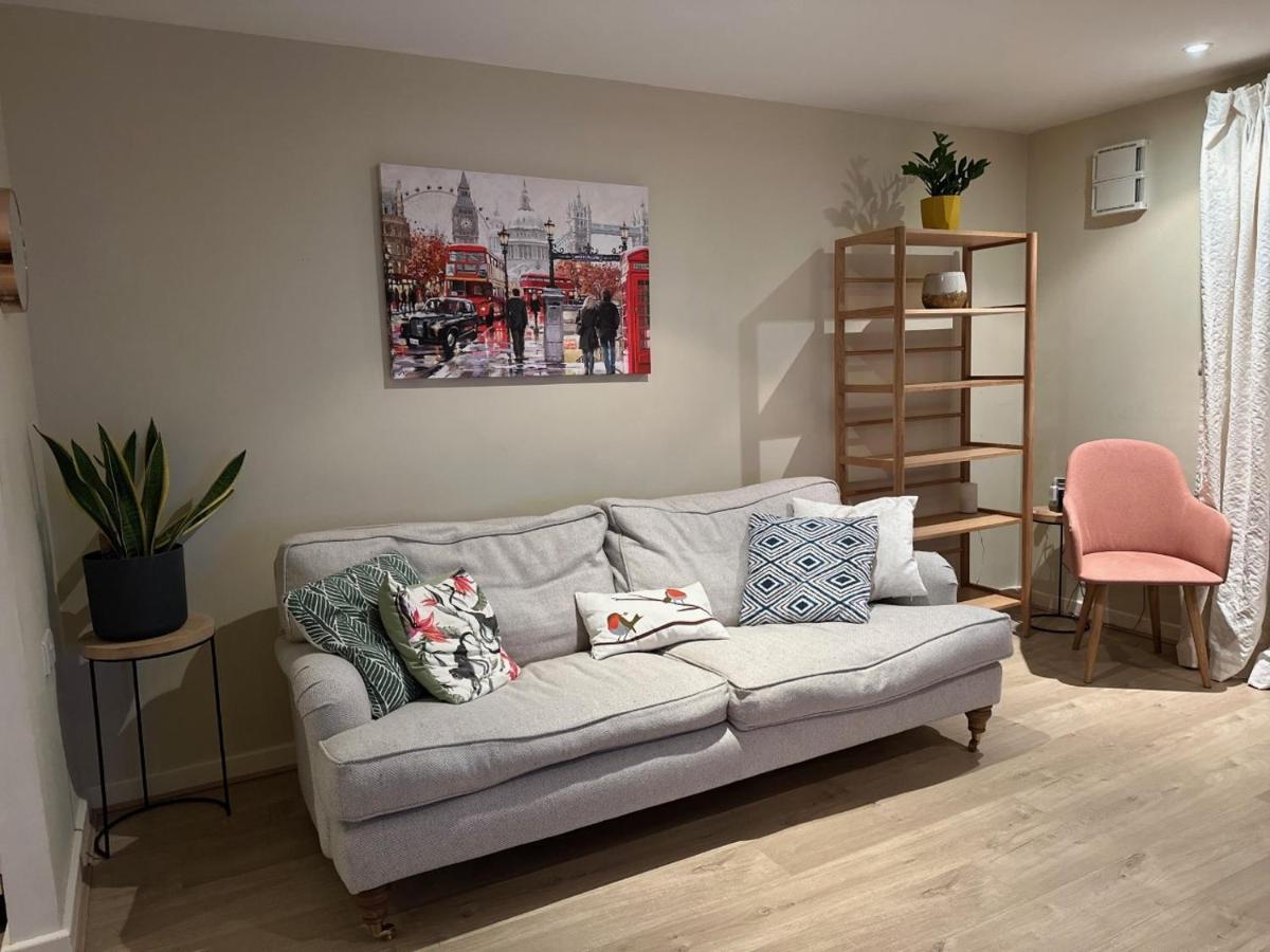 Spacious,1 Bed, Large Balcony, Parsons St * Londres