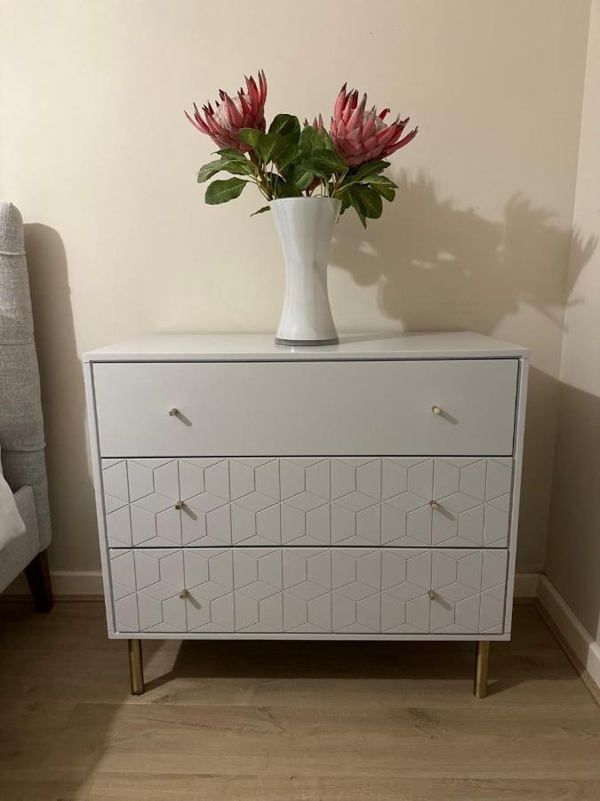 Spacious,1 Bed, Large Balcony, Parsons St *