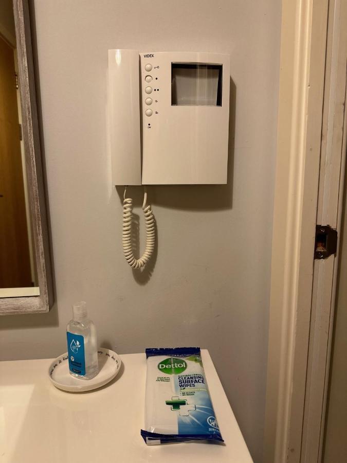 Spacious,1 Bed, Large Balcony, Parsons St * Londres