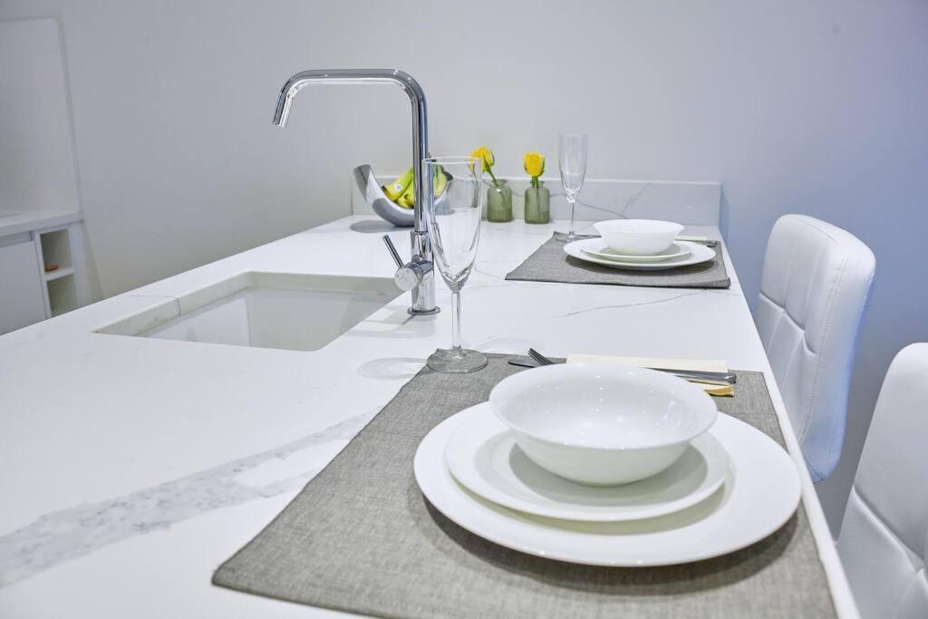 Gorgeous Apartment, 5 Mins From Canada Water, Not Lewisham As Listed! Apartment