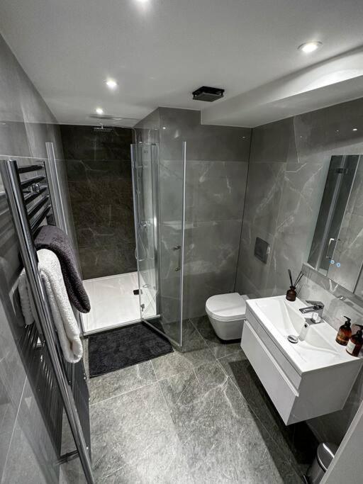 Gorgeous Apartment, 5 Mins From Canada Water, Not Lewisham As Listed! * London