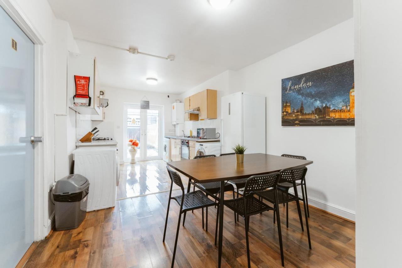 Upton Park Bedrooms 25 Min To * Londen