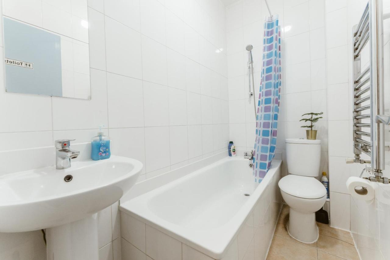 Upton Park Bedrooms 25 Min To Londen