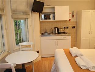 Apartment Castletown House London