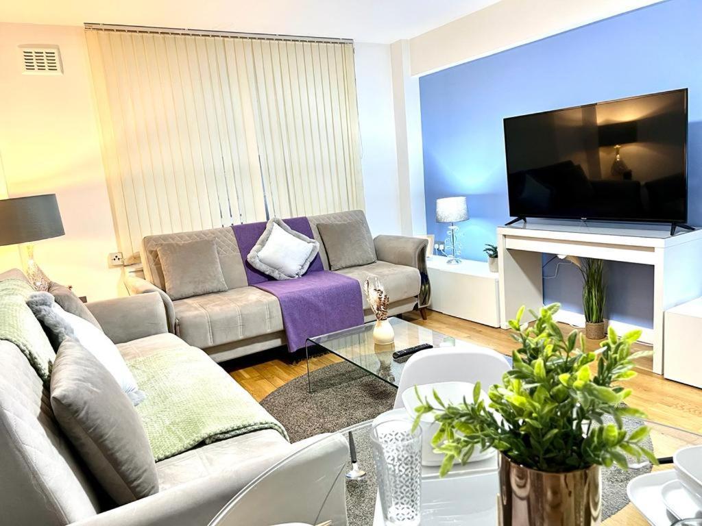 Apartment Park Lane Two Bedroom Flat *