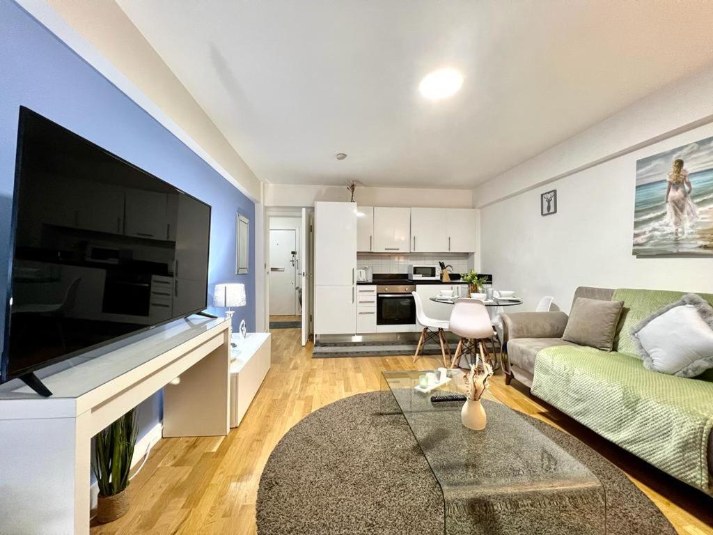 Apartment Park Lane Two Bedroom Flat