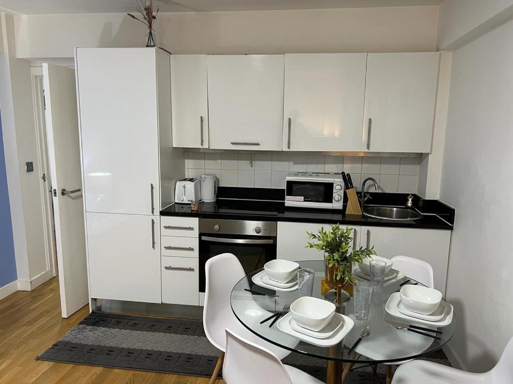 Apartment Park Lane Two Bedroom Flat *