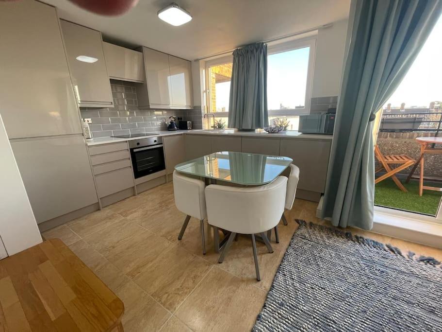 Stylish Flat Next To Tower Of And Skd Marina * London