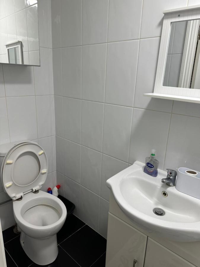 Beautiful Street Dream Ground Floor One Bedroom Apartment *