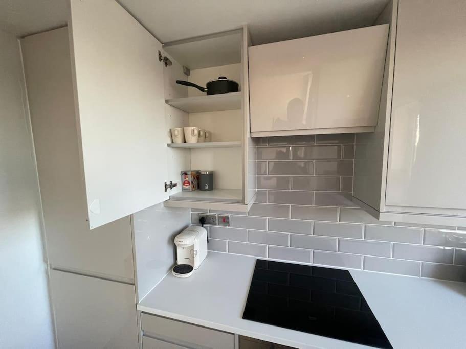 Apartment Stylish Flat Next To Tower Of And Skd Marina