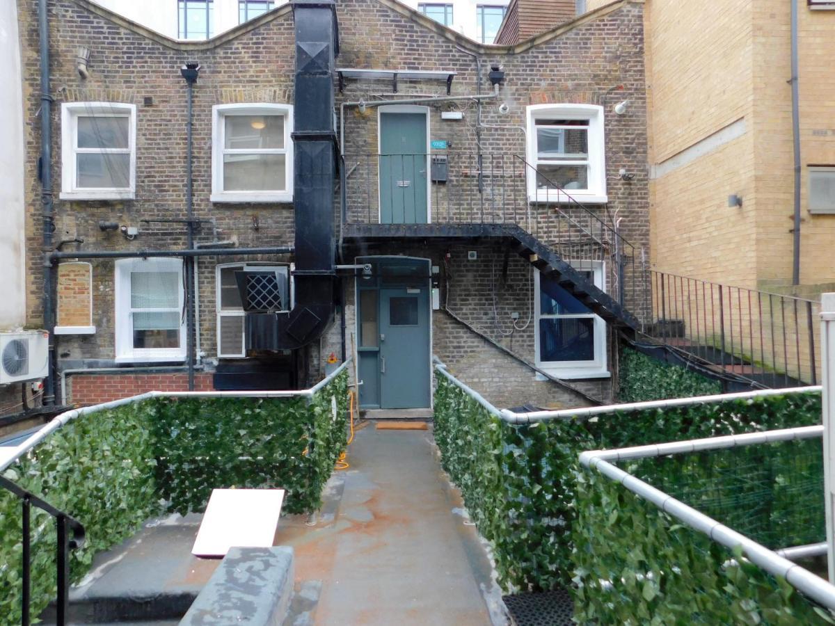 Brand New 1bed - Zone 1 - 4 Stations Nearby * Londen