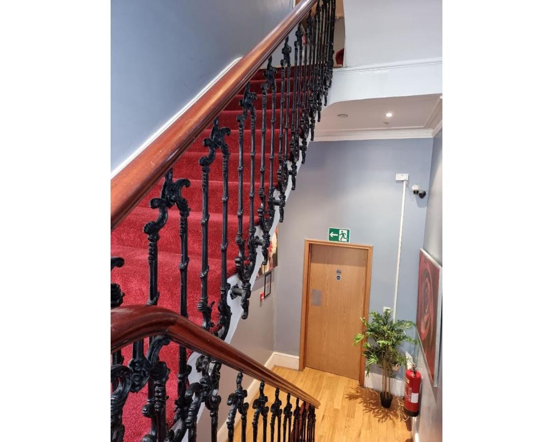 80 Inverness Terrace Appartement *