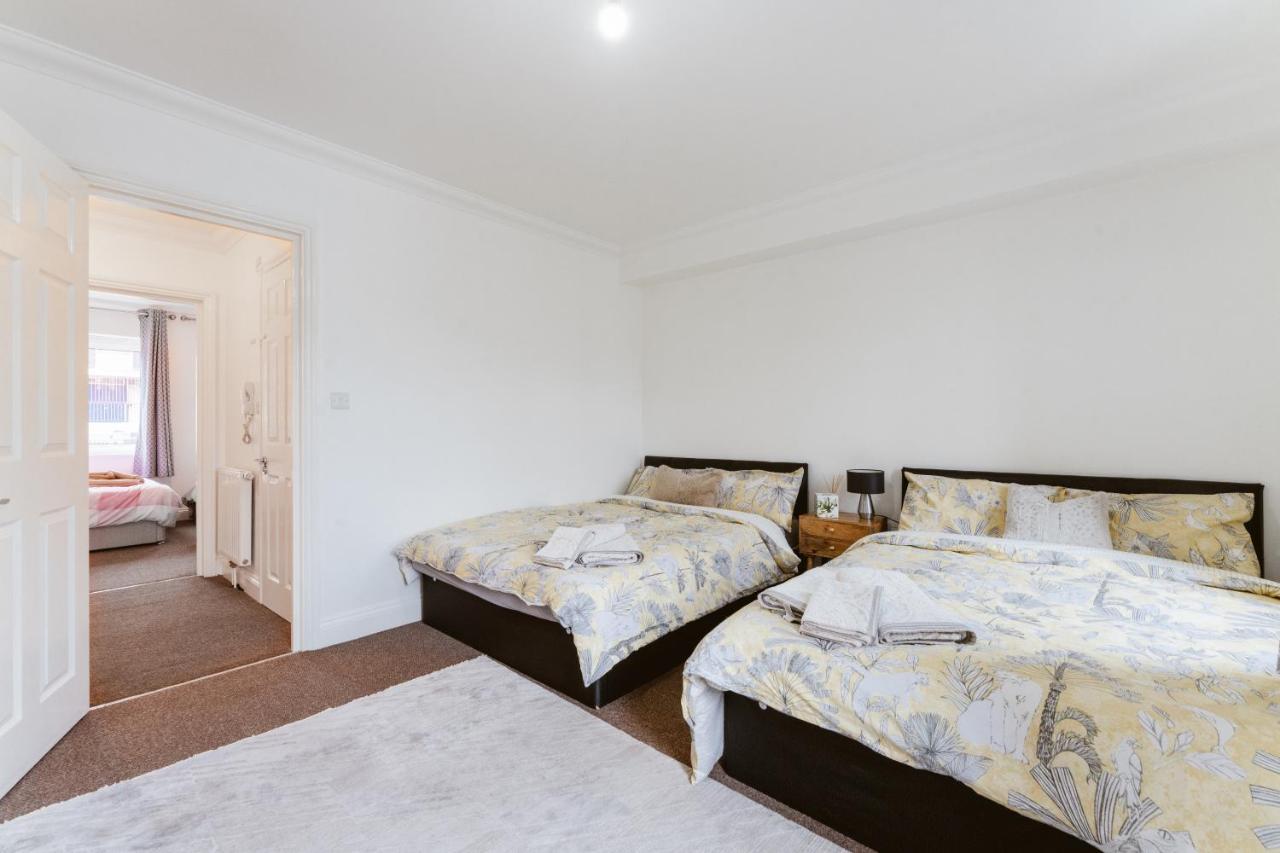 Hipster 5 Double Beds , 2 Big Bedrooms In Hackney London