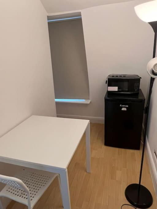 Apartment 001- Lovely 3-bedroom Very Close To Oxford Street *