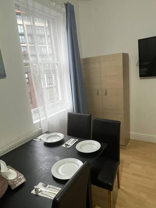 001- Lovely 3-bedroom Very Close To Oxford Street
